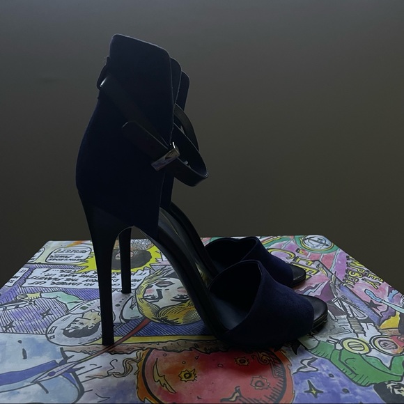 Vince Suede Heels - Picture 5 of 6